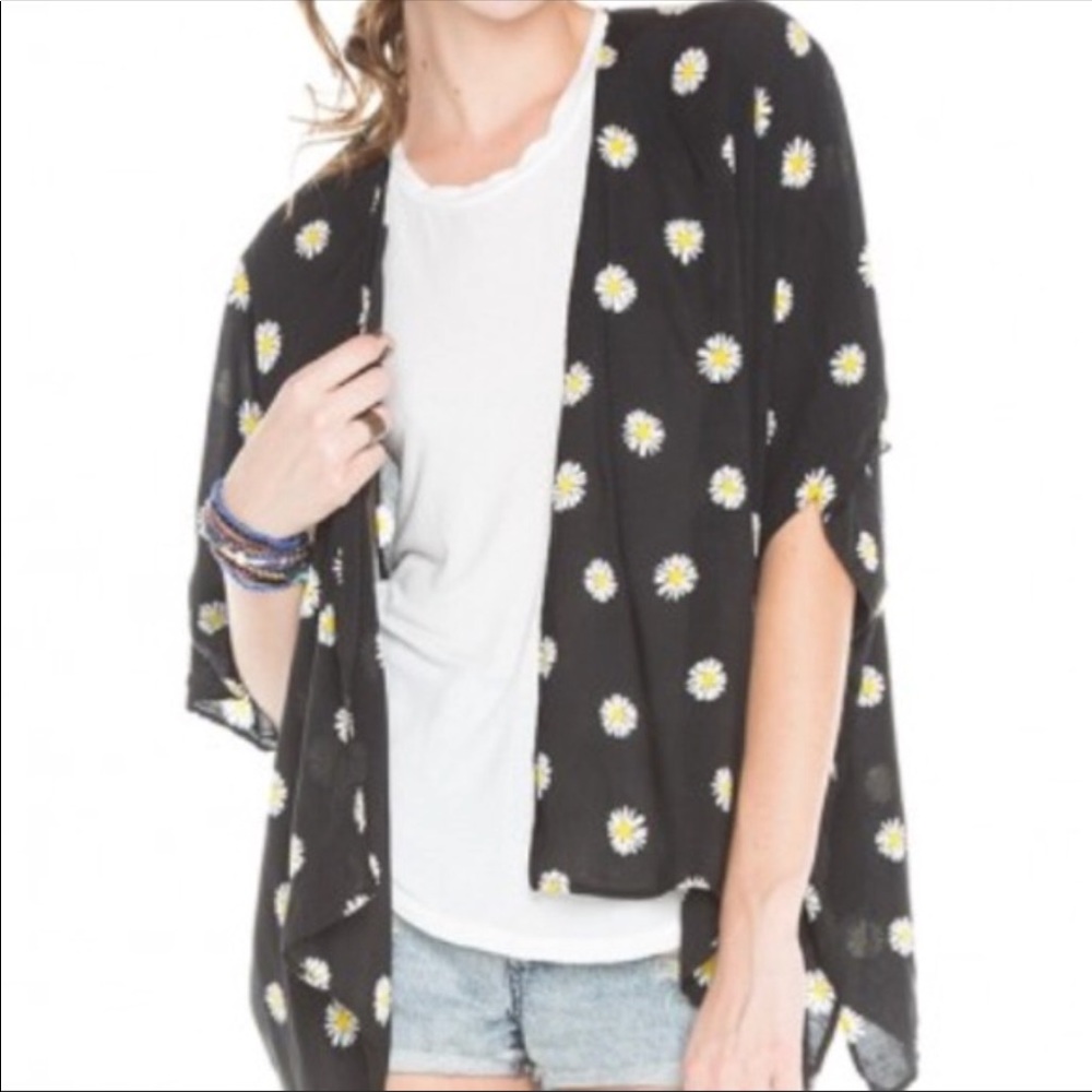Brandy Melville Floral Daisy Print Black Kimono - Picture 1 of 8
